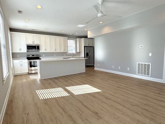 property at 9 Hanover St