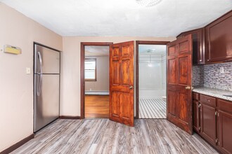 62 Butler St, Unit 2 in Salem, MA - Building Photo - Building Photo
