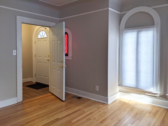 3685 Bedford St, Unit Bedford #1 in Detroit, MI - Foto de edificio - Building Photo