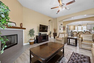 163 Mount Ellen St in Hutto, TX - Building Photo - Building Photo