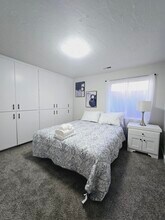 8570 Harvard Park Dr in Sandy, UT - Building Photo - Building Photo