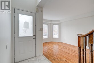 5557 Northrise Rd in Mississauga, ON - Building Photo - Building Photo