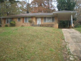 2062 Bencal Dr SE in Atlanta, GA - Building Photo