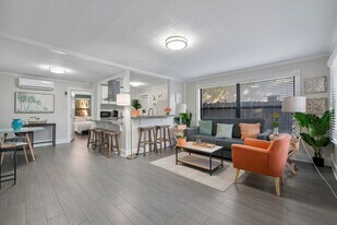 551 SW 13th Ave in Fort Lauderdale, FL - Building Photo