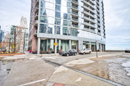 450 E Waterside Dr, Unit 403 in Chicago, IL - Building Photo - Building Photo