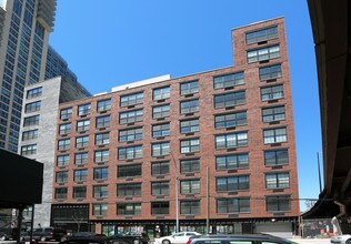 The Factory House in Long Island City, NY - Foto de edificio - Building Photo