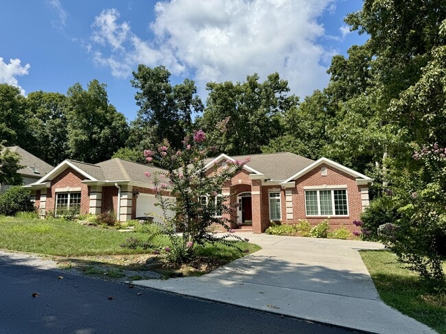 124 Vinita Ln in Loudon, TN - Building Photo - Building Photo