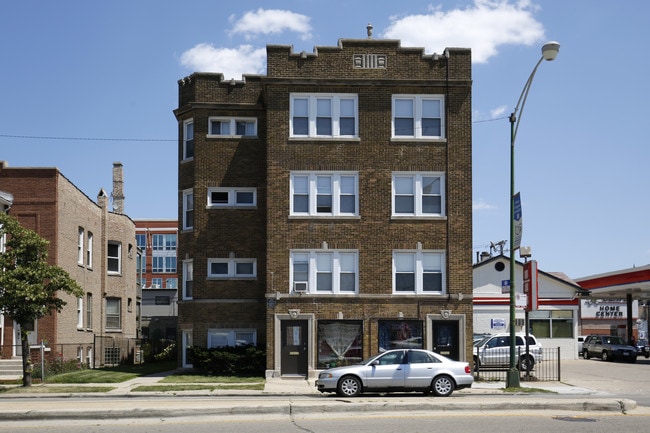 4811 N Ashland Ave in Chicago, IL - Foto de edificio - Building Photo