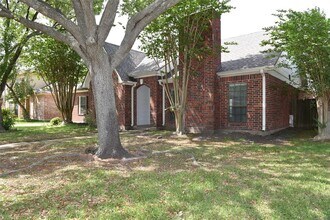12134 Ella Lee Ln in Houston, TX - Building Photo - Building Photo