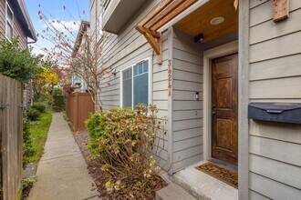 3424 34th Ave W in Seattle, WA - Building Photo - Building Photo