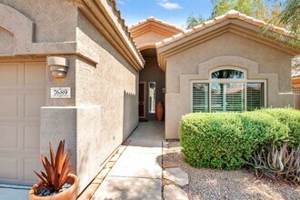 7689 E Quill Ln in Scottsdale, AZ - Foto de edificio - Building Photo