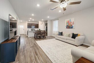 200 Arrowhead Vine St in Leander, TX - Building Photo - Building Photo