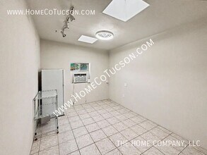 713 N Erin Ave in Tucson, AZ - Foto de edificio - Building Photo