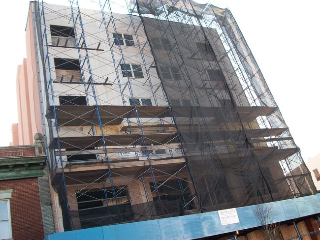 1008 Summit Ave in Union City, NJ - Building Photo - Building Photo