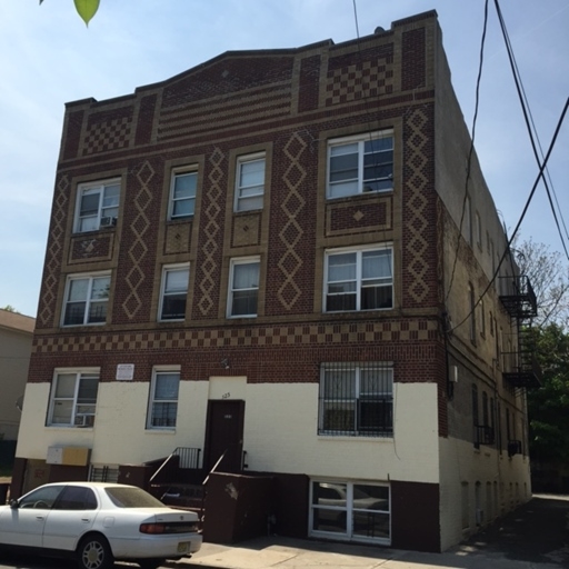 523 S 14th St in Newark, NJ - Building Photo