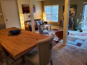10309 Emerald Rock Dr in Oakton, VA - Building Photo - Building Photo