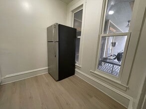 517 W Maple Ave in Independence, MO - Building Photo - Building Photo