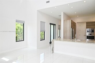 5915 Brookfield Cir in Fort Lauderdale, FL - Foto de edificio - Building Photo