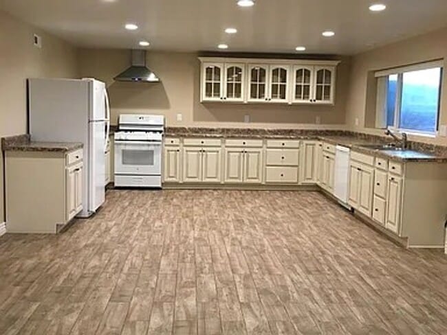 14290 Elsbrook Cir in Draper, UT - Building Photo - Building Photo