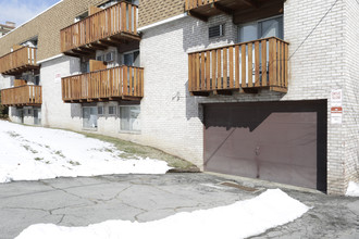 Teece Apartments in Pittsburgh, PA - Foto de edificio - Building Photo