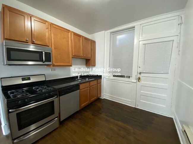 1606 W Nelson St, Unit 1 in Chicago, IL - Building Photo - Building Photo