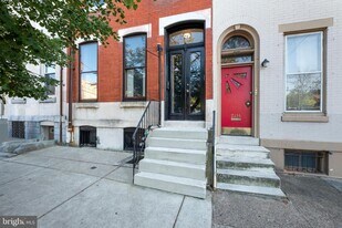 2212 Fairmount Ave in Philadelphia, PA - Building Photo