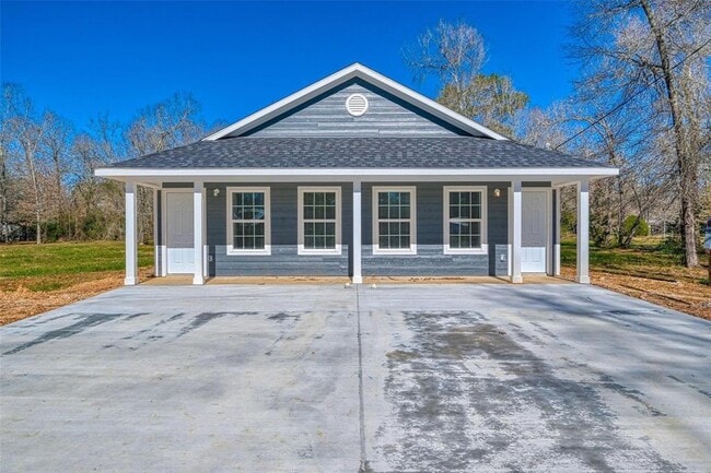 property at 914 W School St
