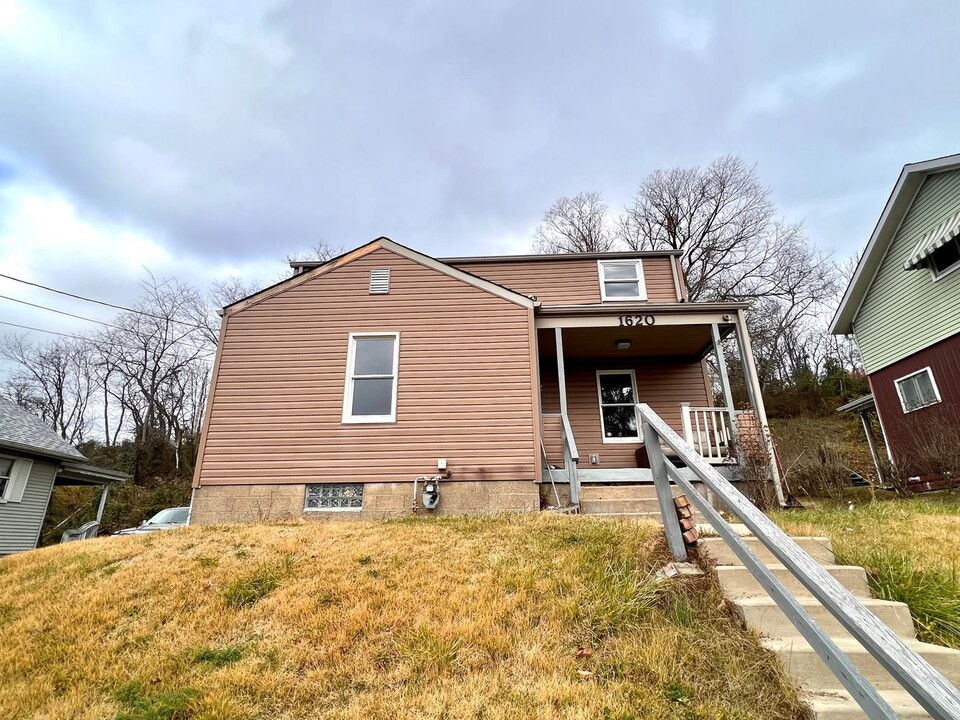 1620 Polk St in Aliquippa, PA - Building Photo