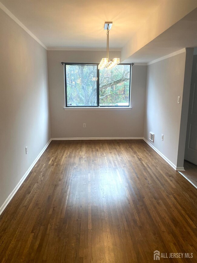 3713 Birchwood Ct in North Brunswick, NJ - Building Photo - Building Photo