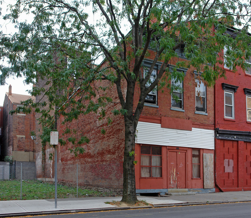 1504 Race St in Cincinnati, OH - Foto de edificio