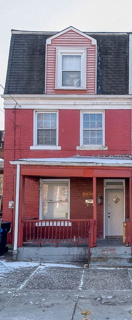 2524 Bedford Ave in Pittsburgh, PA - Building Photo - Building Photo