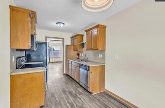 1229 NW Ashley Dr in Grain Valley, MO - Building Photo - Building Photo