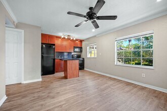 1529 Catherine St in Orlando, FL - Foto de edificio - Building Photo