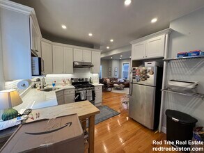 11 Anson St, Unit 2 in Boston, MA - Foto de edificio - Building Photo