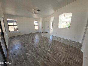 8252 W Willow Ave in Peoria, AZ - Building Photo - Building Photo