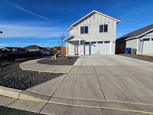 property at 2509 Emery St