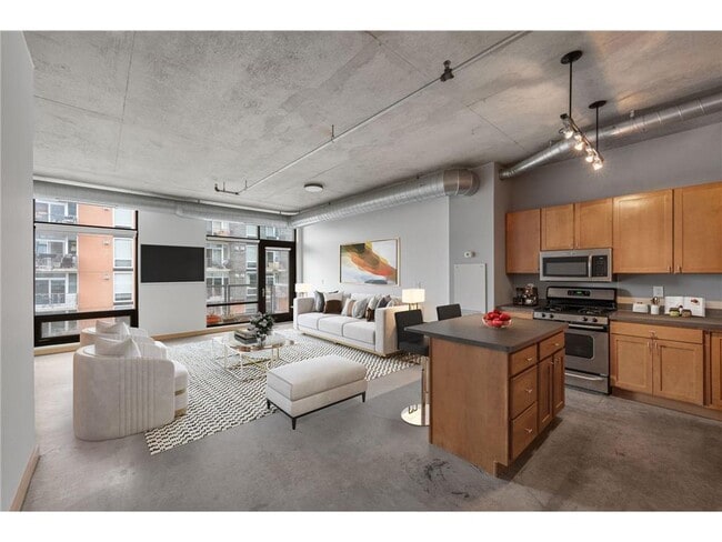 property at 720 N 4th St