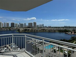 18061 Biscayne Blvd in Aventura, FL - Building Photo - Building Photo