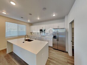 12532 W Flynn Ln in Glendale, AZ - Foto de edificio - Building Photo