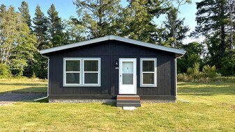 24812 V Ln in Ocean Park, WA - Building Photo