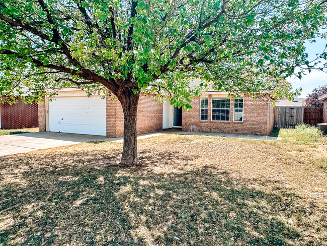 6111 7th St in Lubbock, TX - Foto de edificio - Building Photo