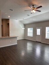 604-606 Grayson Ln in Seguin, TX - Building Photo - Building Photo