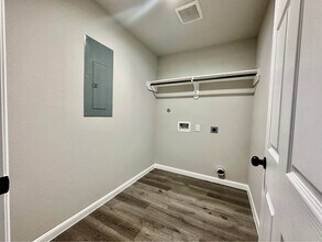4302 Hirsch Rd in Houston, TX - Building Photo - Building Photo