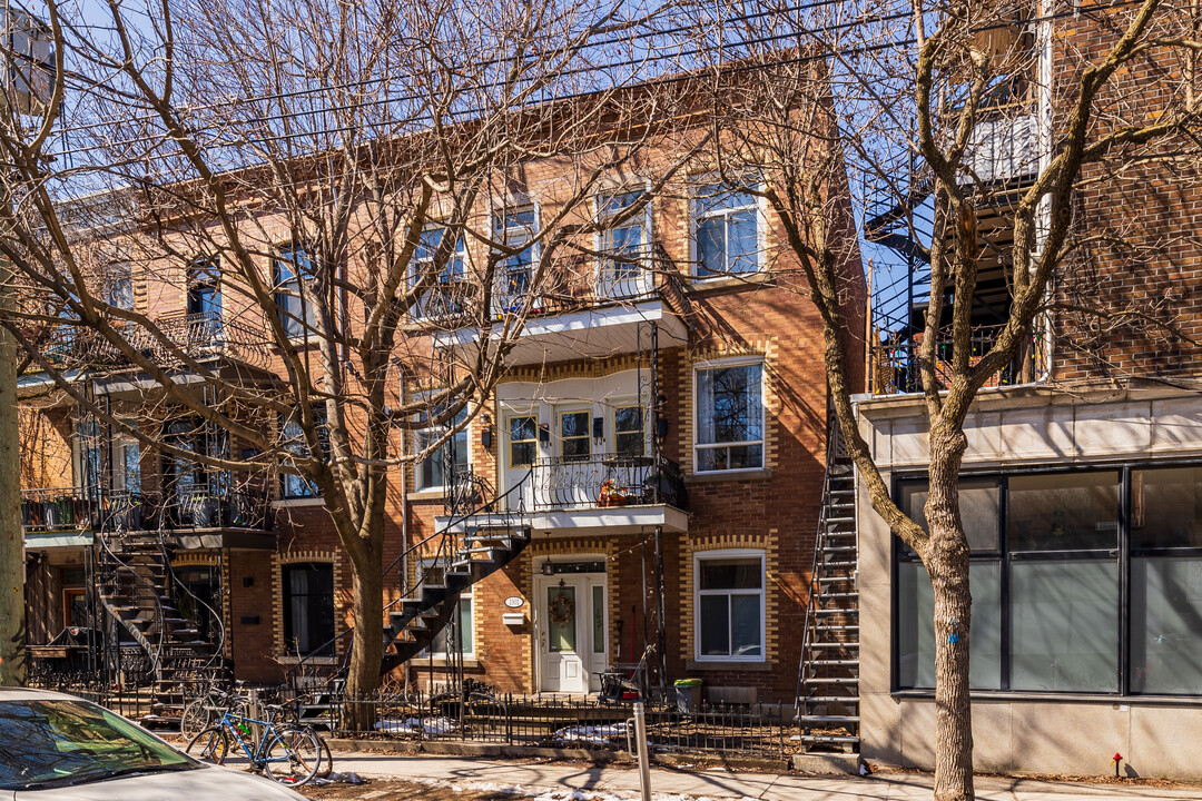 1893-1901 Laurier Av E in Montréal, QC - Building Photo