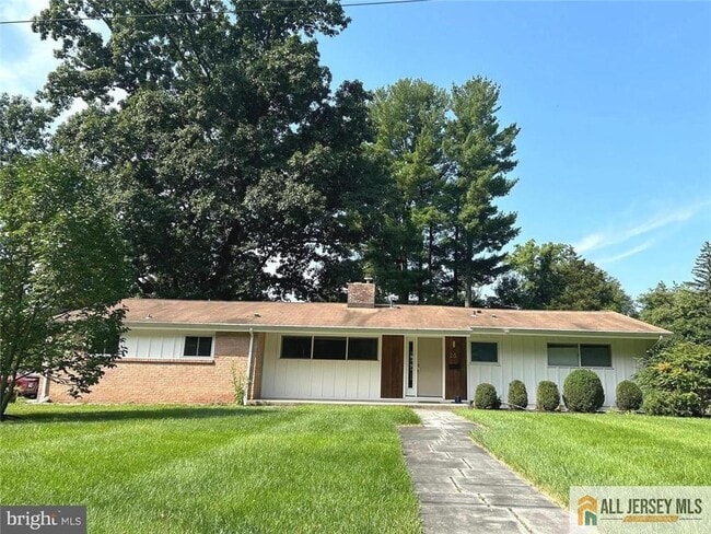 property at 28 Pardoe Rd