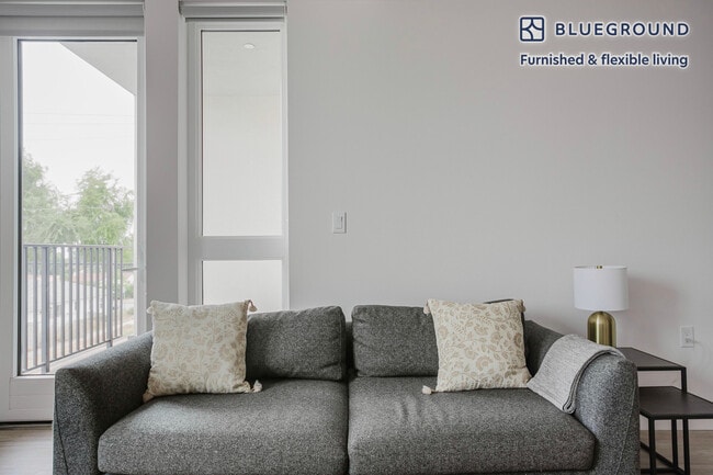 3768 E Colorado Blvd in Pasadena, CA - Building Photo - Building Photo