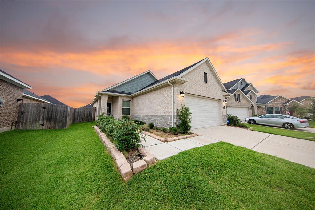 31206 Whitfield Ct in Fulshear, TX - Building Photo