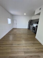 1534 NW 1st St in Miami, FL - Building Photo - Building Photo