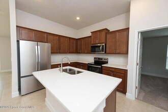 1146 Kylar Dr NW in Palm Bay, FL - Building Photo - Building Photo
