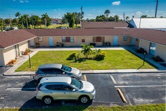 2935 SE 15th Pl in Cape Coral, FL - Building Photo - Building Photo